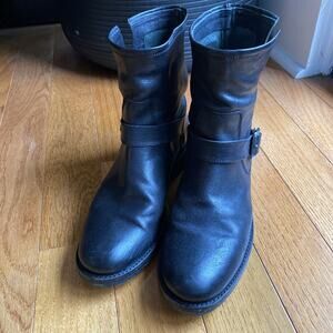 Frye Veronica Booties for Women Made from Full Grain Brush-Off Leather 9.5